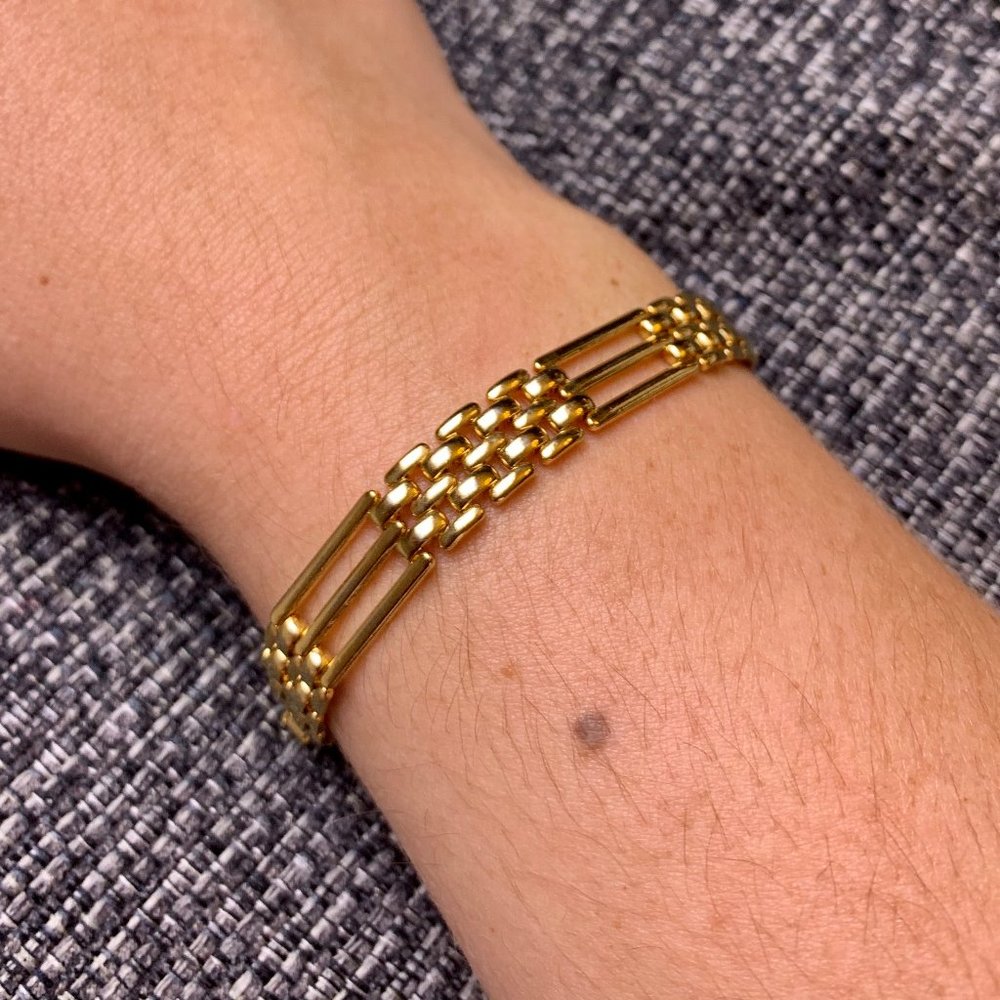 Gold Tone Flat Gate Link Bracelet